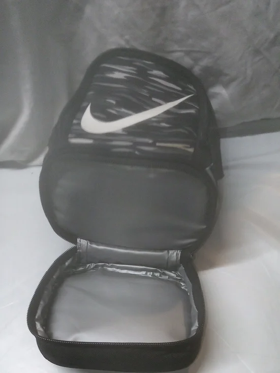 Nike Black Gray Camo Insolated Lunch Bag with 2 Compartments - Picture 3 of 5